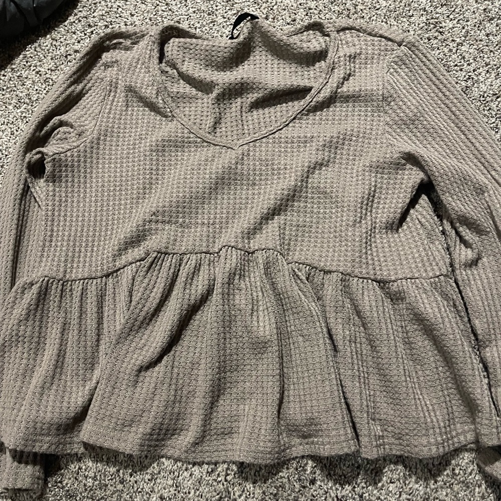 cute flowy shirt